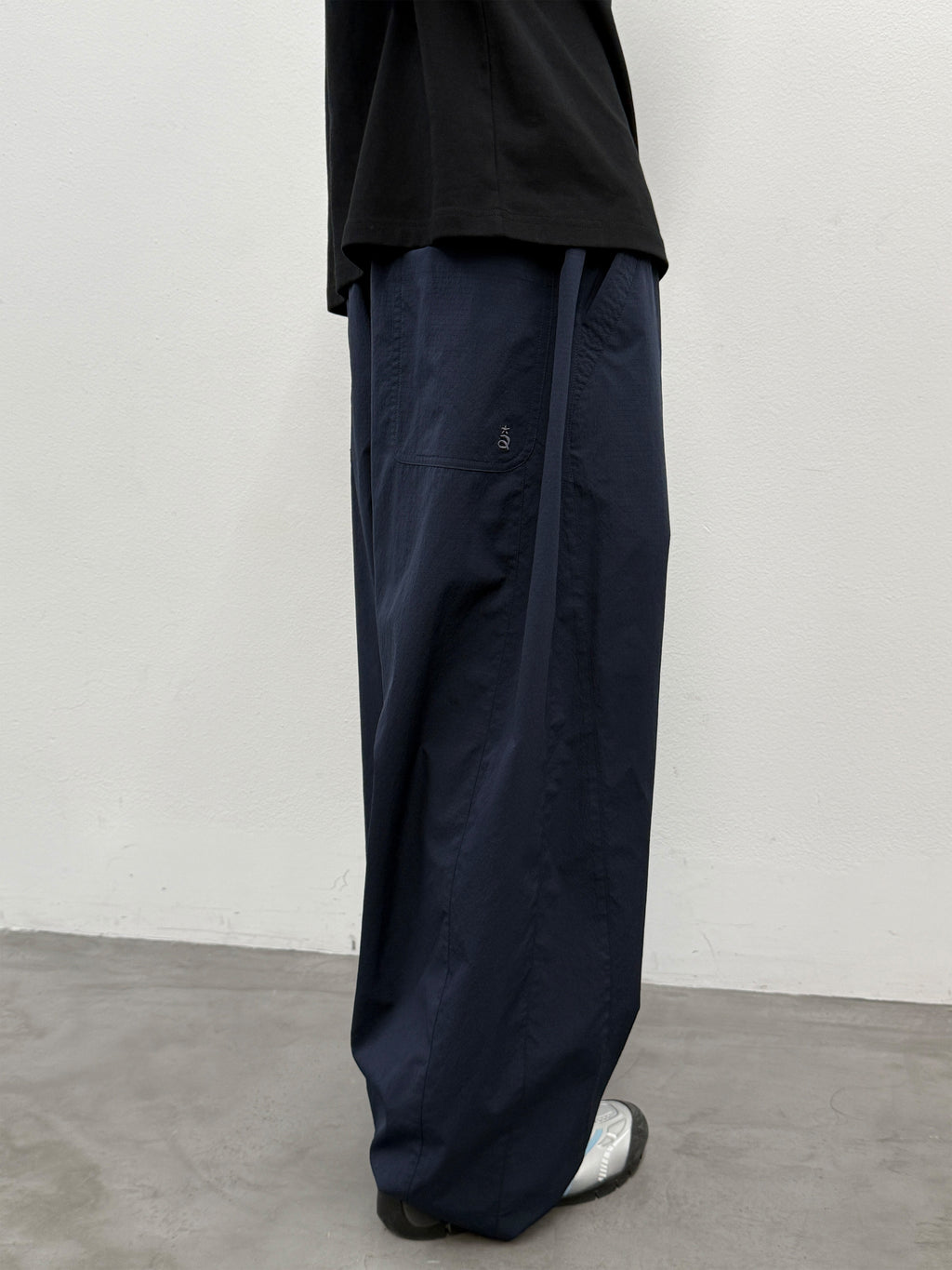Lightweight Wide-Leg Workwear Trousers